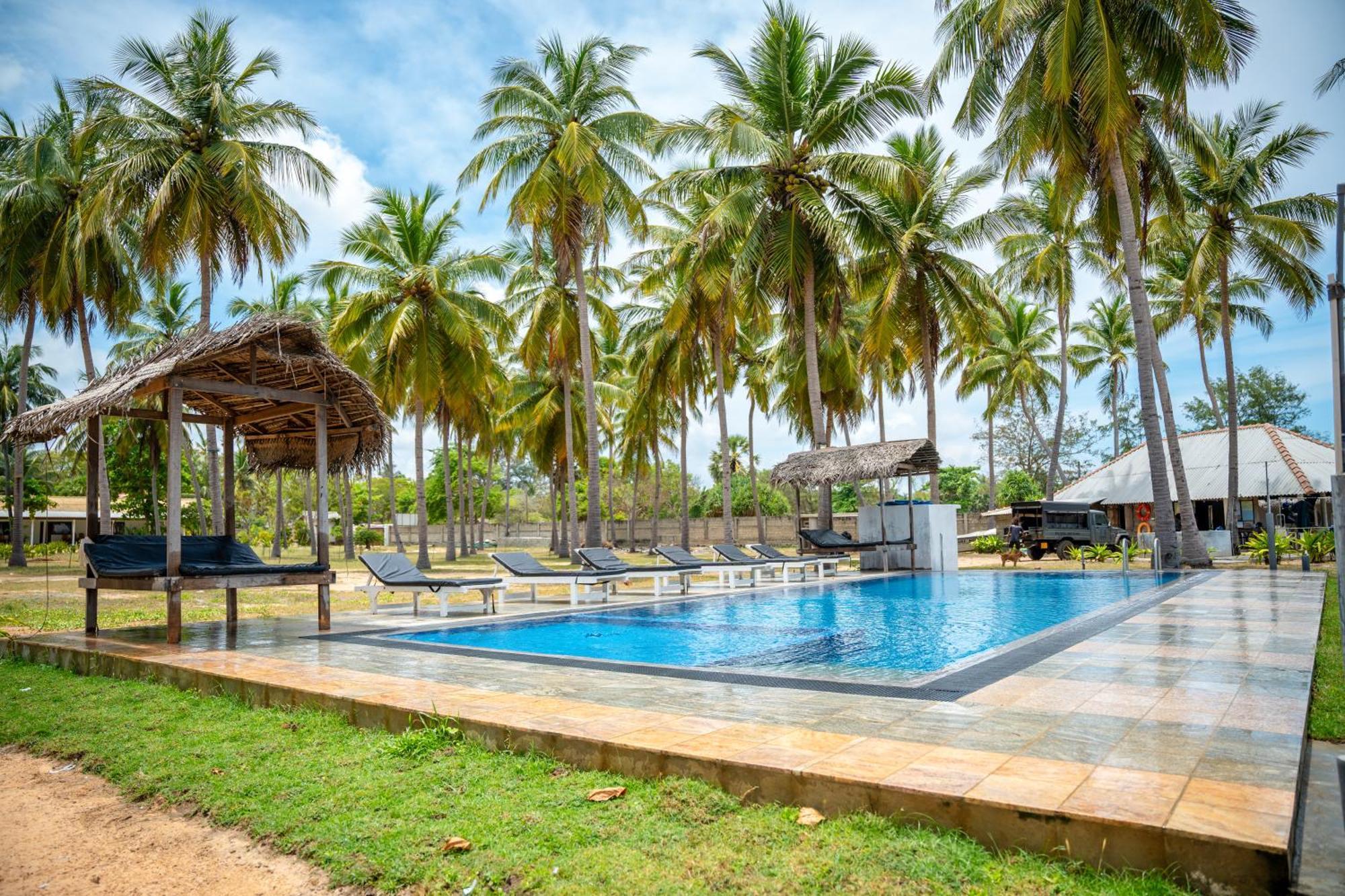 Sea Way Hotel 尼拉瓦利 外观 照片